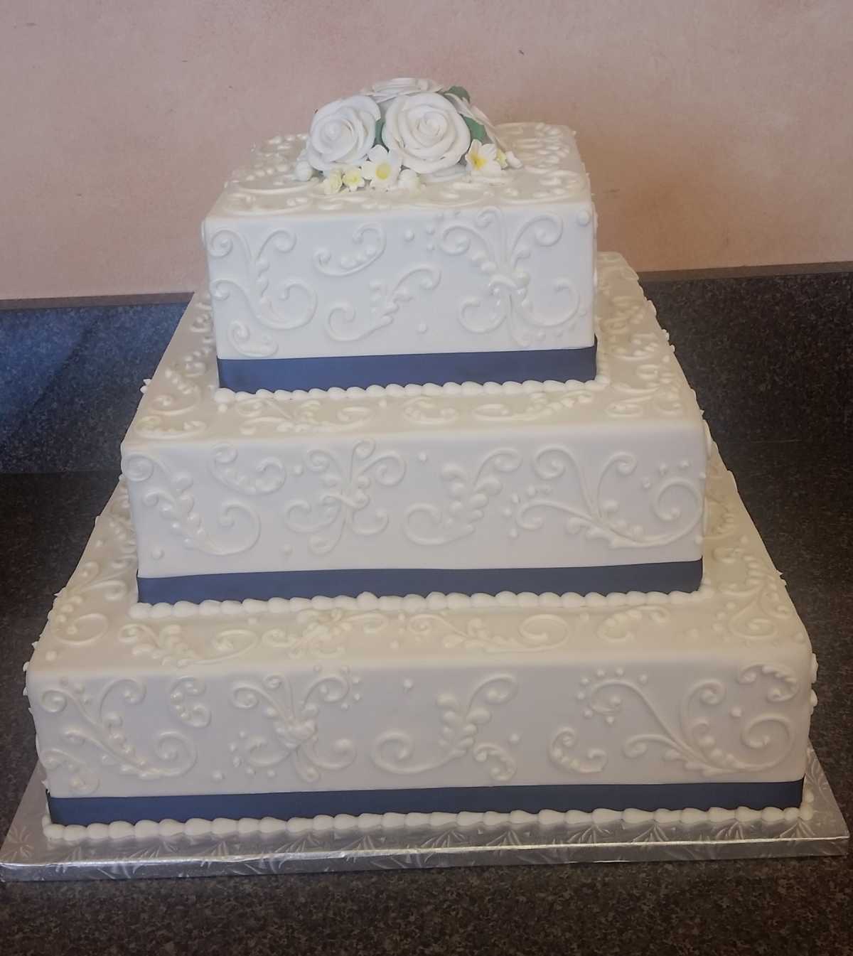 https://njpastrychef.com/wp-content/uploads/2022/09/wedding-cake-14.jpg