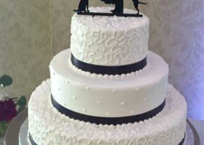 Wedding cake black and white
